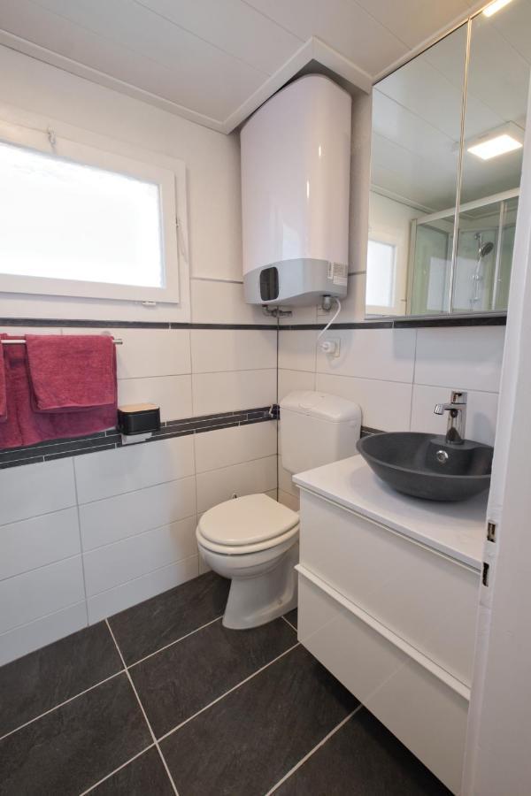 Lake Getaway Apartment With Private Entrance, Right On The Lake Constance Cycle Path, Barbecue Area, Free Wifi, Netflix And Free Bikes Salmsach Exteriör bild